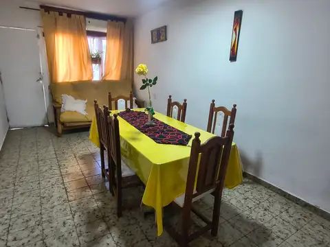 Casa 6 ambientes con 1 baño