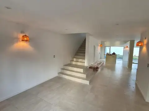 Casa en Venta en Los Pinares, USD 260.000