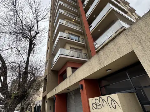 COCHERA CUBIERTA EN ALQUILER