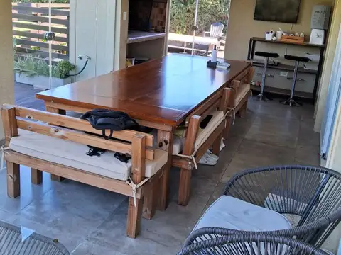 Casa 4 ambientes con 2 baños