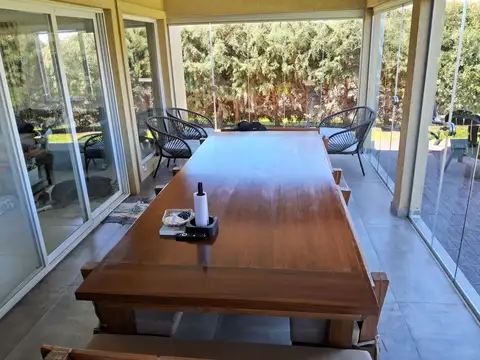 Casa en Venta con 4 cocheras