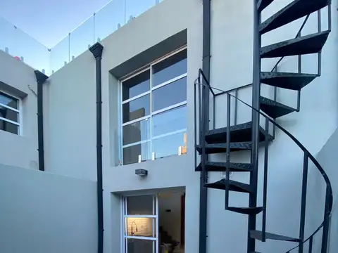 Precioso departamento en alquiler tipo loft 2 ambientes con patio y terraza