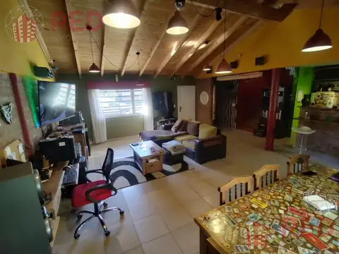 Casa 5 ambientes con 2 baños