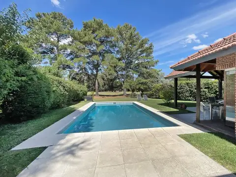 Casa 4 ambientes con 3 baños