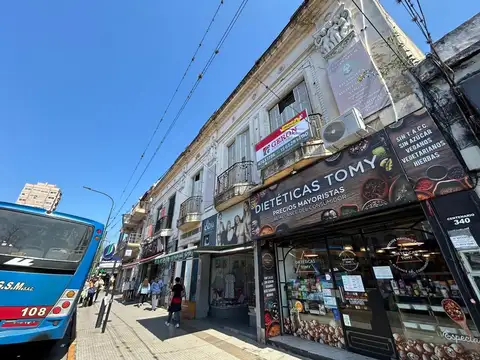 Importante propiedad comercial sobre Av. Centenario