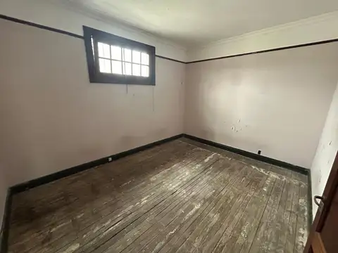 Av Centenario 300, Piso 1°