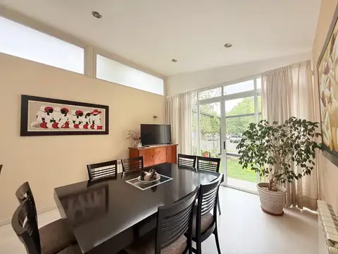 Casa 4 ambientes con 3 baños
