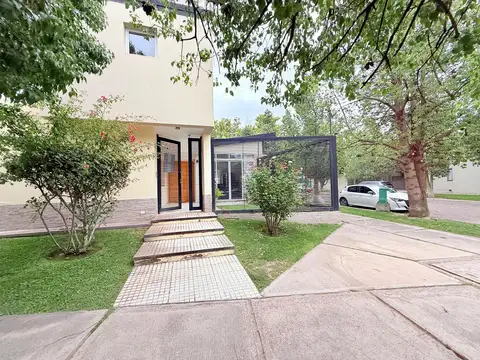 Casa a la Venta - Barrio Carolinos - Carrodilla  