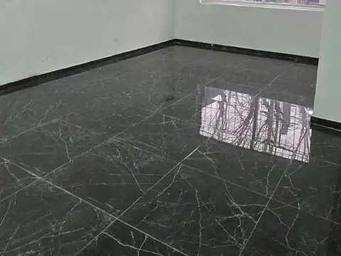 Casa en Alquiler con 2 cocheras