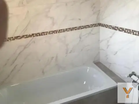 Casa en venta - 3 Dormitorios 2 Baños - 350Mts2 - Francisco Álvarez