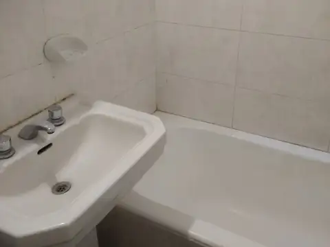 DEPARTAMENTO DE 2 AMBIENTES AMPLIOS EN FLORESTA