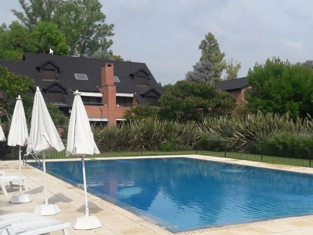 Áreas comunes piscina, club-house, juegos en Pilar Village