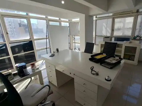 Oficina en venta - 2 Baños - Caballito