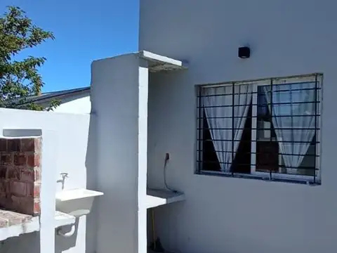 Casa 2 ambientes con 1 baño