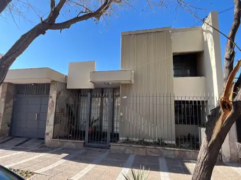 Casa en Alquiler en Mendoza, Capital