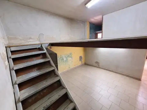 AV HIPOLITO YRIGOYEN 2600