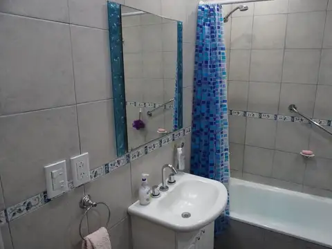 Casa M/Luminosa Lote Propio 2 Dormitorios en Barrio Bosques