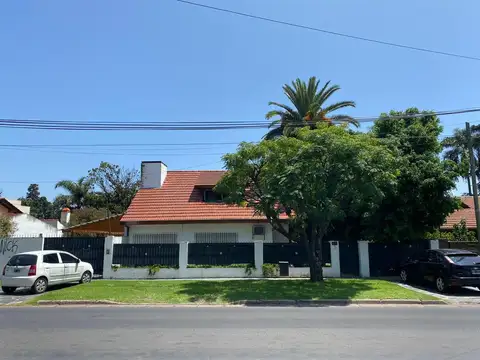 CASA EN VENTA - El Talar de Pacheco - 4 dormitorios, JARDIN, PARRILLA Y QUINCHO