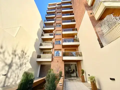 Amplio departamento 2 ambientes en excelente ubicación.