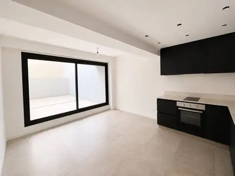 Venta departamento 2 ambientes con patio nuevo a estrenar Barrio Norte.