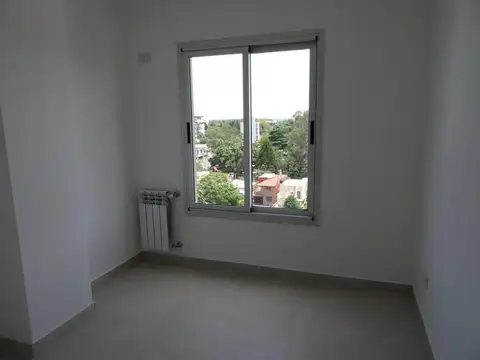 Departamento en Alquiler en Campana, $ 800.000