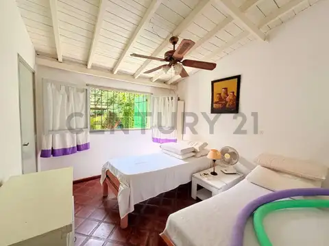 CASA DE 3 AMBIENTES- PARQUE 2000 mts - PISCINA Y GALERÍA – PASO DEL REY