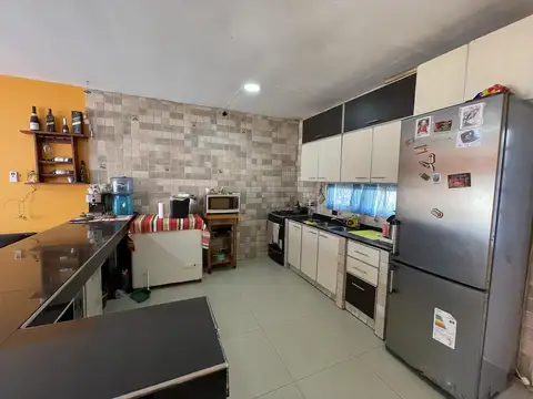 Calle 165 n° 646 entre Av. Cerrito y