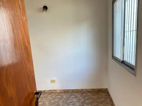 Depto Tipo Casa en Alquiler con 1 cocheras