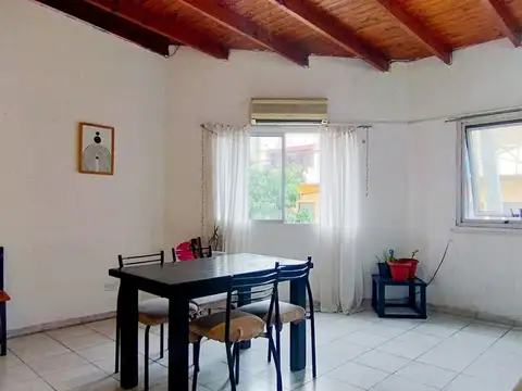 Casa 7 ambientes con 5 baños