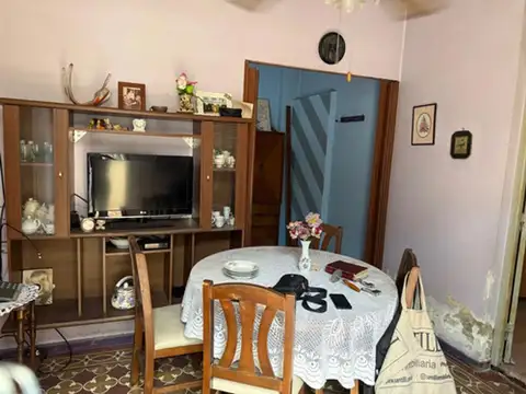 Aristóbulo Del Valle 2533, Lanús