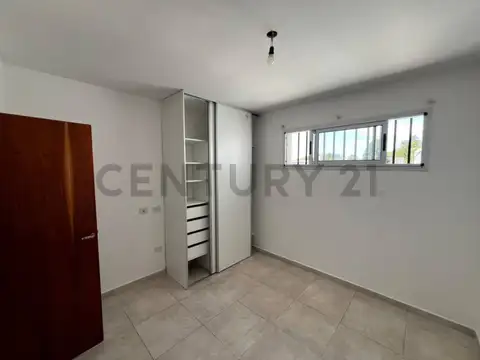 85 Entre 11 y 12 800, Piso 0