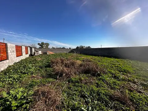 VENTA CASA BARRIO CERRADO CON PORTÓN EN PILAR