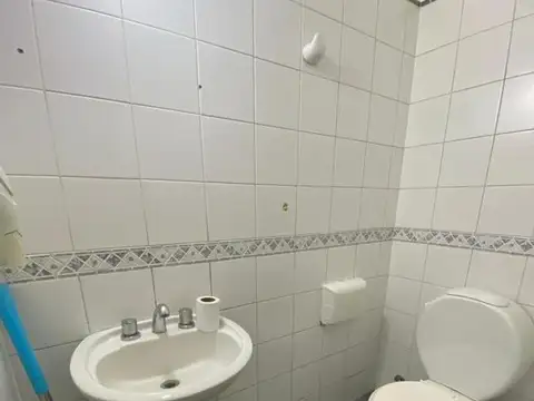 VENTA OFICINA 4 AMBIENTES 2 BAÑOS