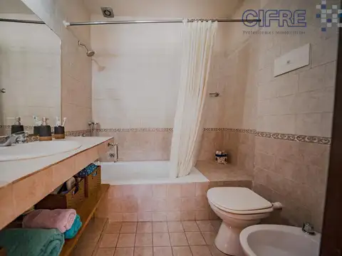 Casa en Venta en Villa Pueyrredon, USD 465.000
