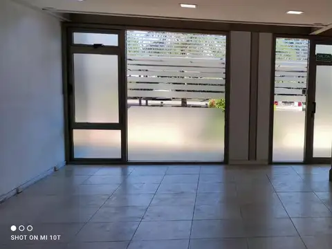 Local - Paseo de la Bahia - Studios I