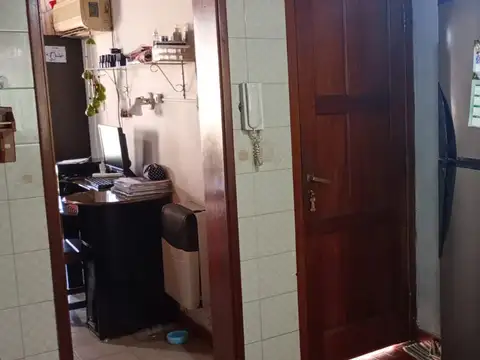 CASA ANTIGUA EN FLORENCIO VARELA U$S 58.000.-