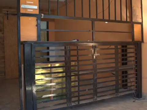 Local en Alquiler sobre importante Avda. en Morón Norte