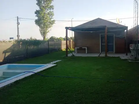 VENTA Casa en  calle 29 y calle 44 - Los Pinos 2 - Álvarez