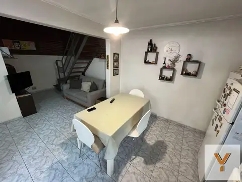 Depto Tipo Casa en Venta de 3 ambientes
