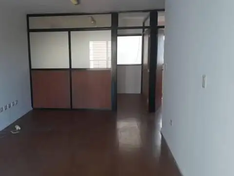 Oficina en Venta en Nuestra Señora De Lourdes, USD 152.000