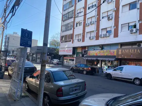 25 De Mayo 400, Piso 1