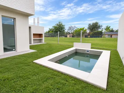 Casa 4 ambientes con 2 baños