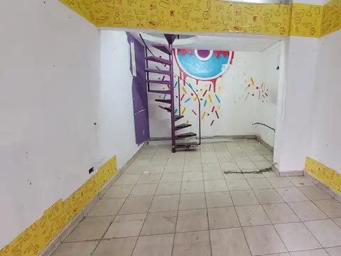 SAN MARTIN CENTRO: LOCAL AL FRENTE CON ENTREPISO. CONSULTE 