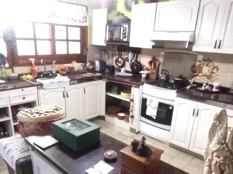Casa en Venta con 2 cocheras