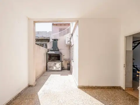 Casa en Alquiler con 1 cochera