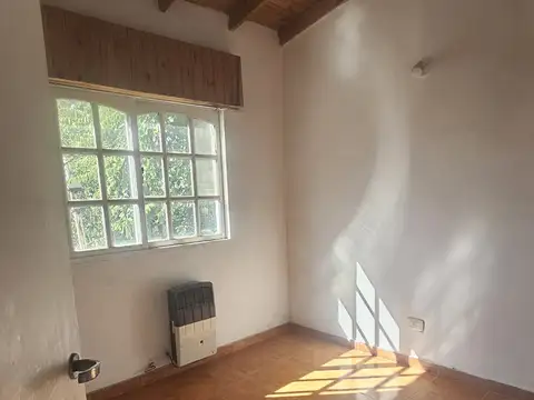 Depto Tipo Casa en Alquiler 40 años