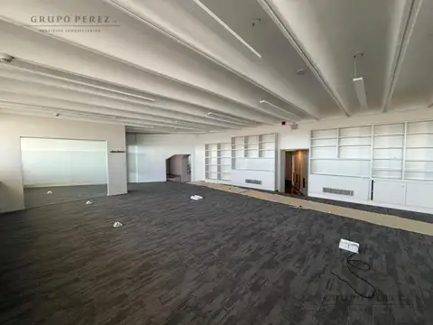 Oficina en Alquiler piso de 370m2 con vistas al río! Frente Plaza G. San Martín.