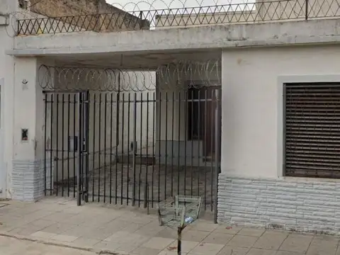 CASA 4 AMBIENTES CON PATIO Y TERRAZA