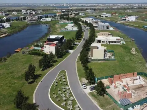 VENTA LOTE VISTA AL AGUA BARRIO CERRADO EL NAUDIR