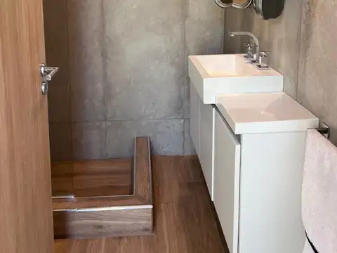 Casa al lago en Barrio Marinas , Puertos del Lago